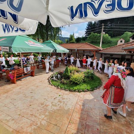 Yagodina Family Hotel Bagian luar foto